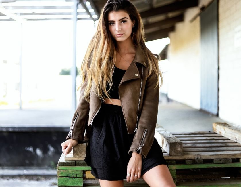 Comparison of poorly styled brown outfit vs well-coordinated fall brown look with texture and balance.