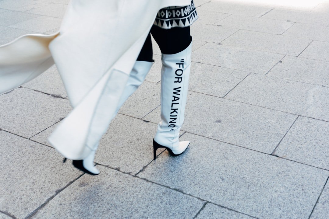 Denim Fall Outfits: Complete Guide to Styling Jeans for Autumn 2025 5 Denim Fall Outfits