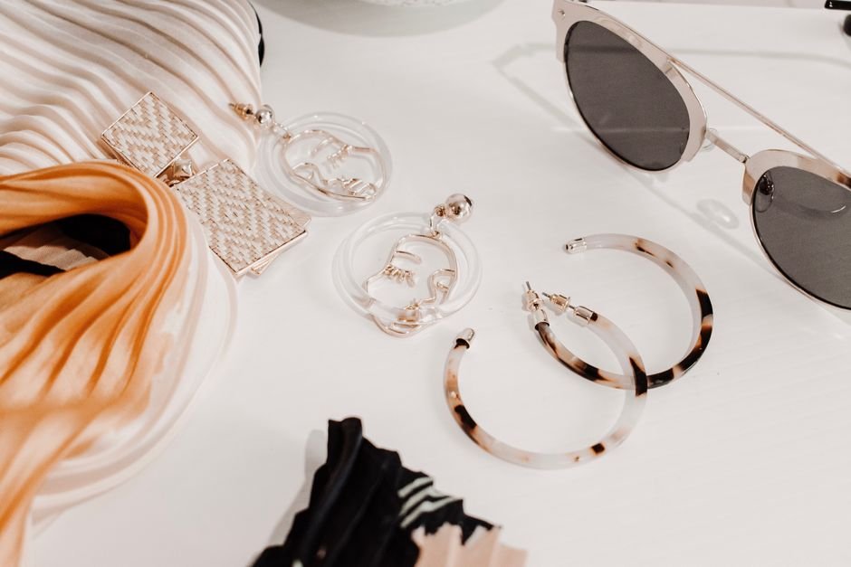 Versatile vacay outfits for sightseeing, dining, and beachwear in one vacation wardrobe