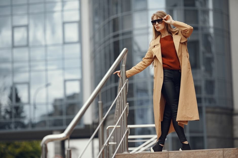 Elegant professional outfit idea for women over 40 with blazer and wide-leg trousers