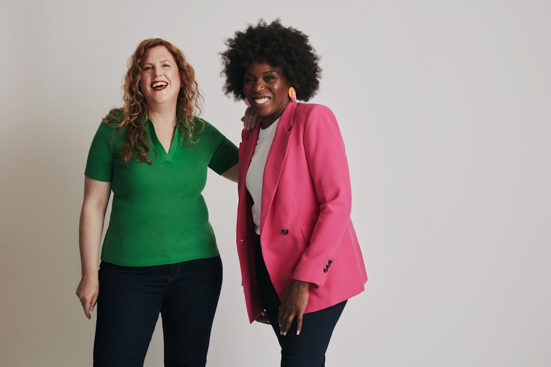 Illustrated chart showing different curvy body types with outfit ideas for every body figure