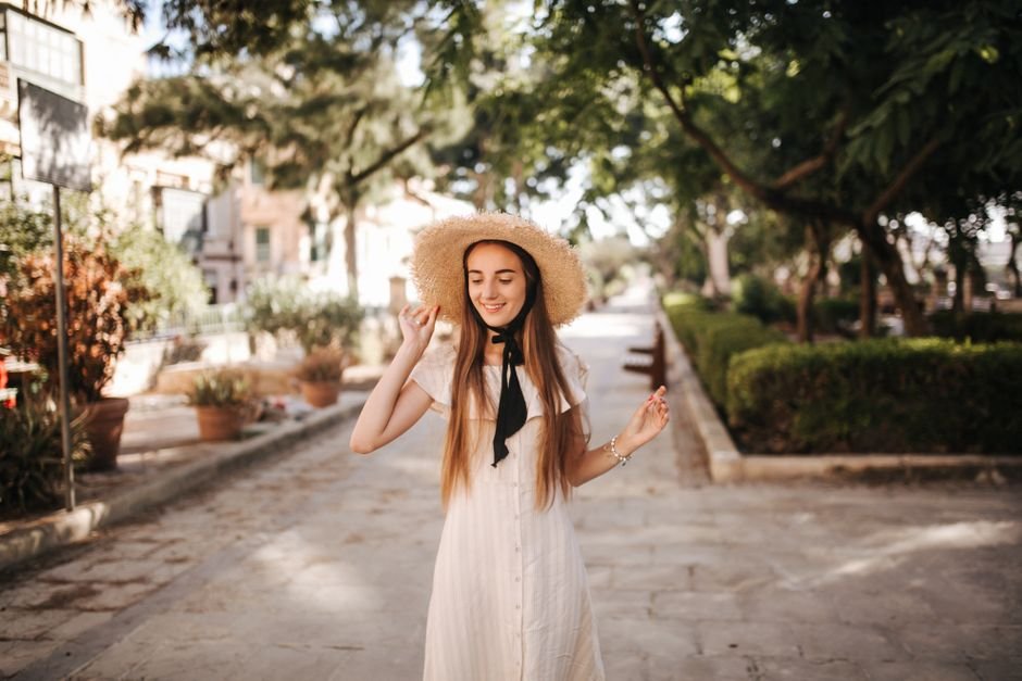 White summer dresses ultimate guide