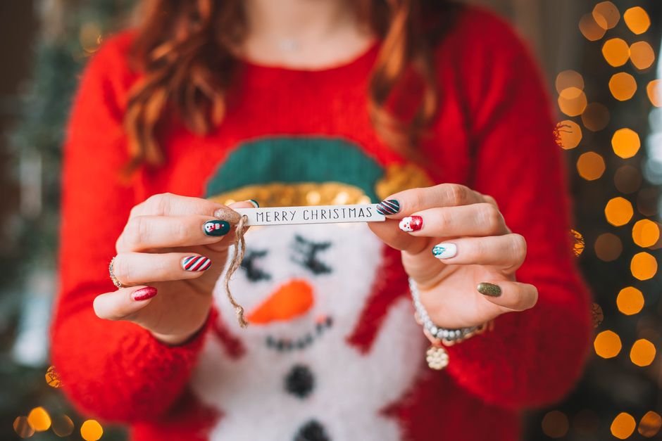 Christmas French Tip Nails: 50+ Festive Holiday Manicure Ideas That Will Make Your Season Sparkle 5 Christmas French Tip