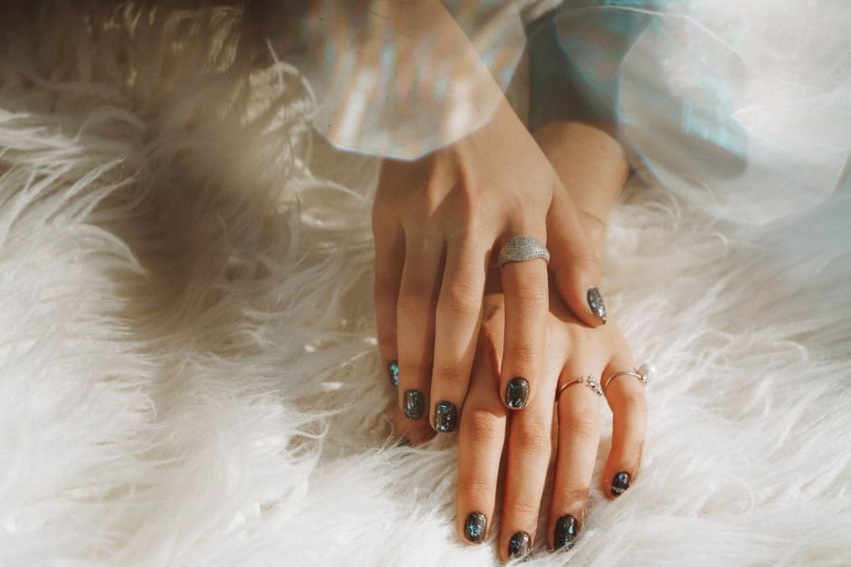 Inspirational collage of the best chrome fall nail design ideas, including accent nails and french tips