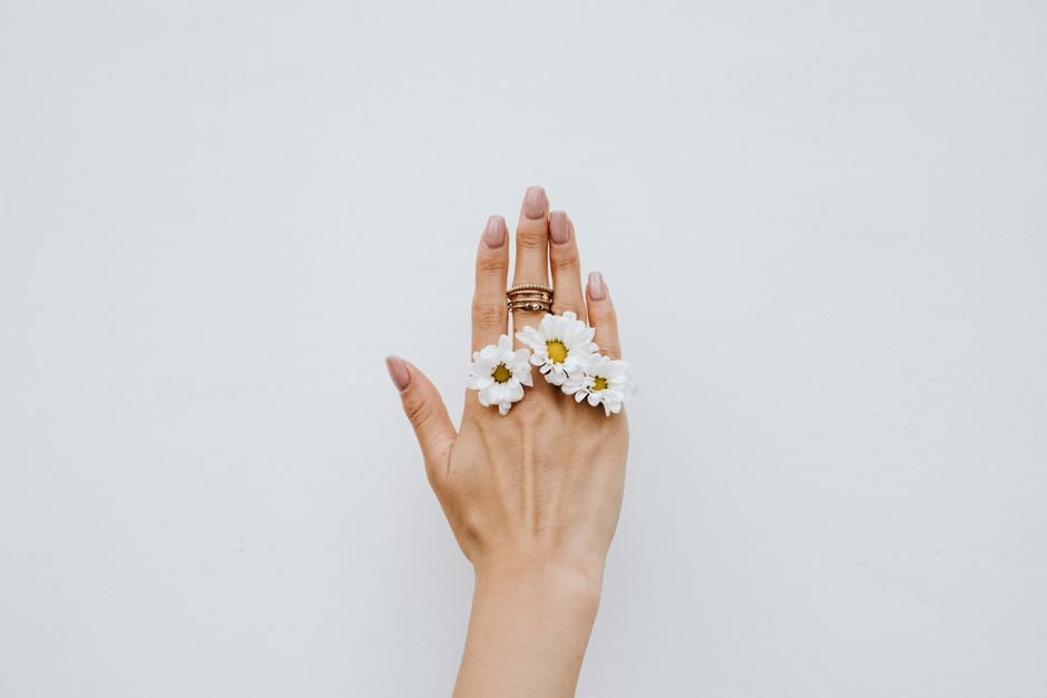 Gold Nails 2025: 50+ Beautiful Metallic Looks to Try 5 Creative gold nail art combination featuring burgundy and gold foil for a luxurious manicure