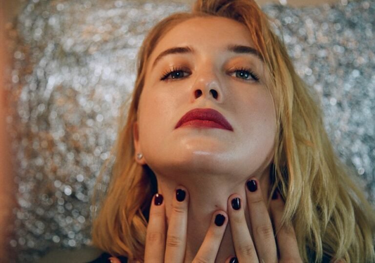 Dark Red Nails: 25+ Stunning Ideas For Your Chic Manicure