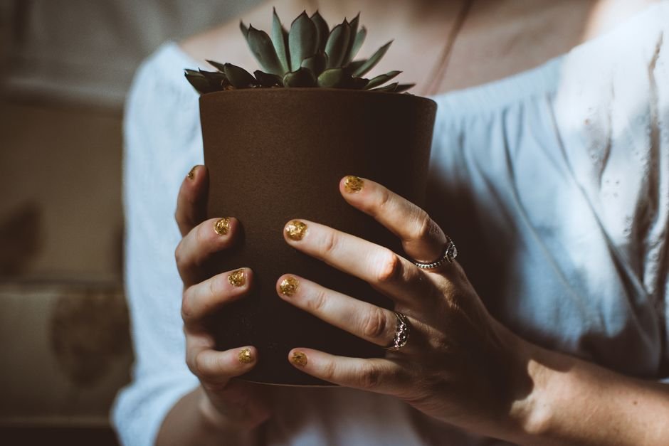 Gold Nails 2025: 50+ Beautiful Metallic Looks to Try 3 Explore the different types of gold nail finishes, from classic polish to chrome and foil