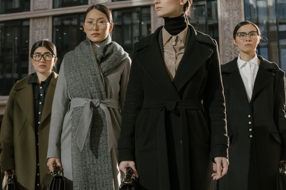 Statement Fall Coat Outfits: The Ultimate Guide to Mastering Dramatic Outerwear in 2025 3 Statement Fall Coat Outfit