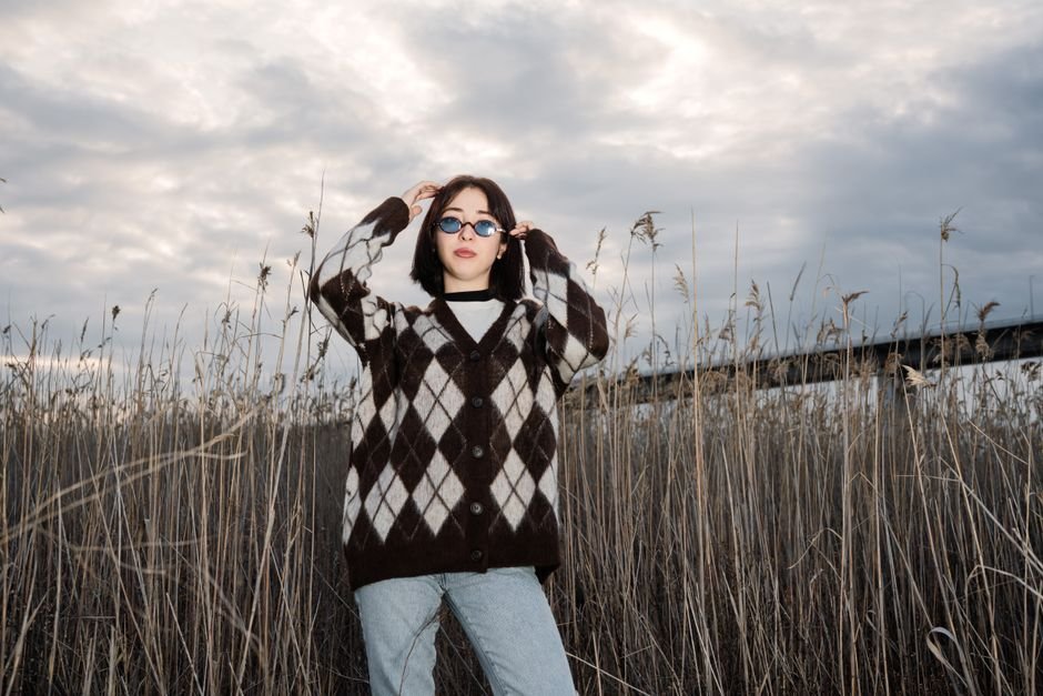 layered sweater outfits chic effortless