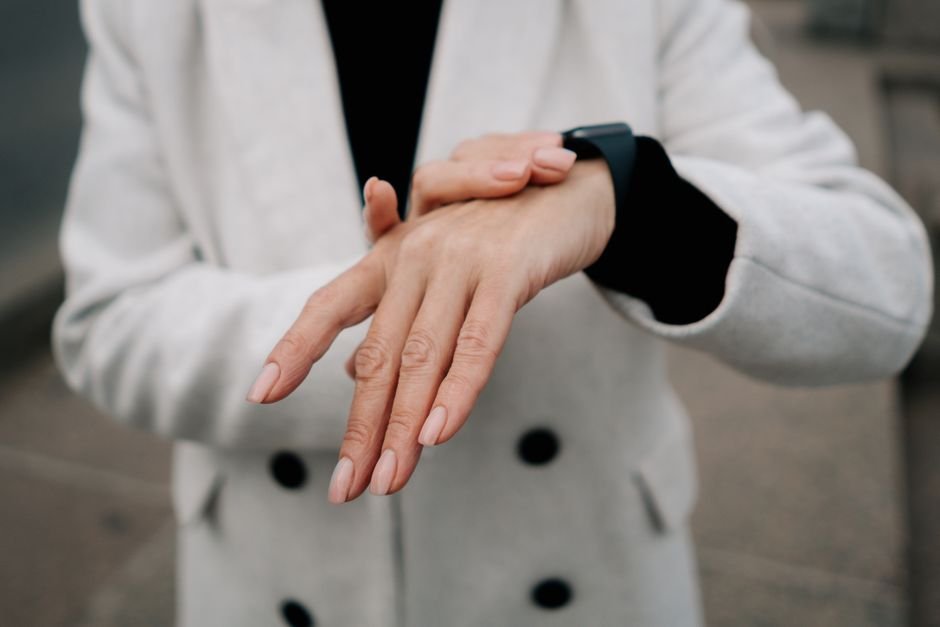 Matte Fall Nails: 2025's Ultimate Velvet Texture Manicure Guide 4 Matte Fall Nails