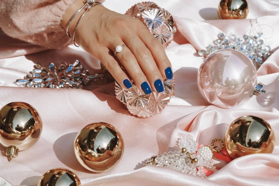 Christmas French Tip Nails: 50+ Festive Holiday Manicure Ideas That Will Make Your Season Sparkle 2 Christmas French Tip