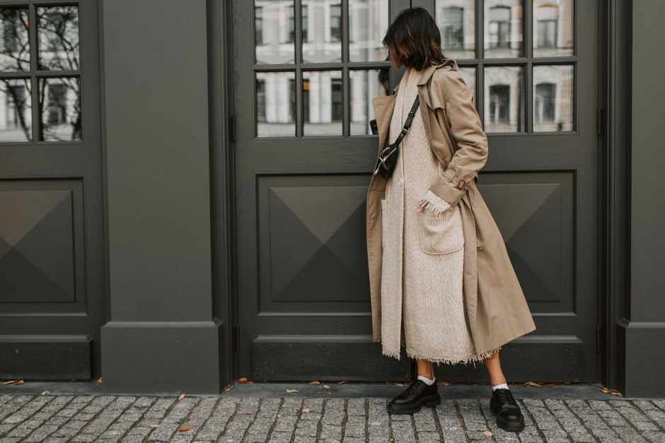 neutral layered outfits