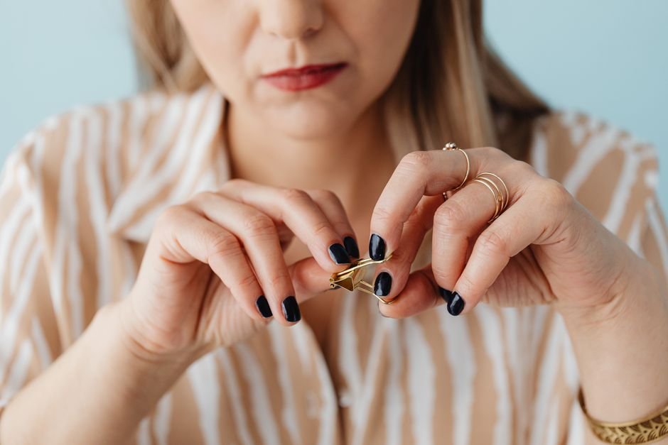 simple winter nails effortless minimalist