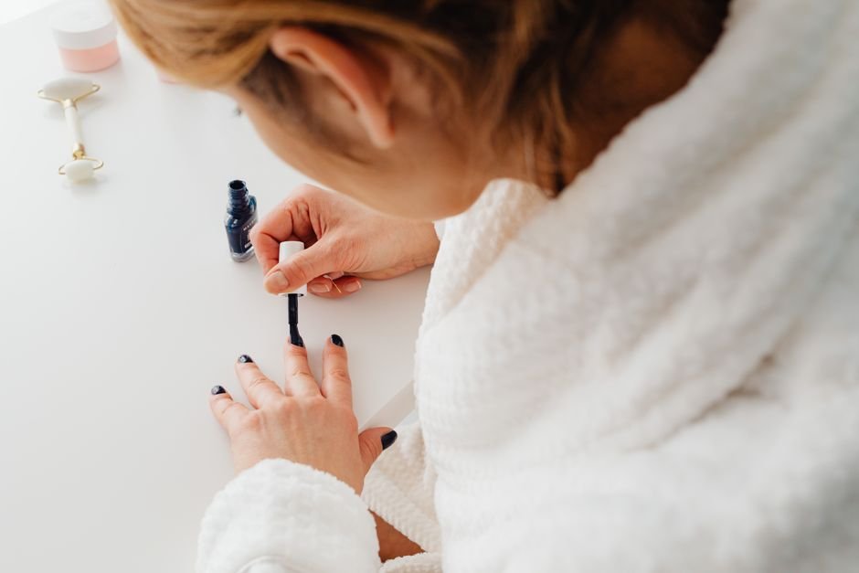Classy Winter Nails 2025