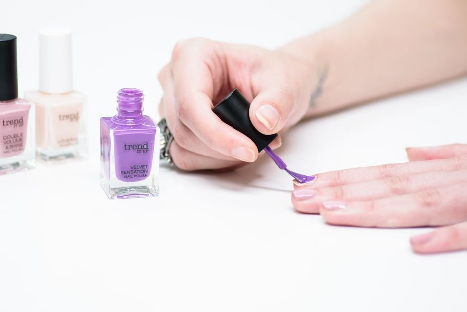 Ultimate Guide to Nail Designs: 2025 Trends & Expert Techniques 2 Nail Designs