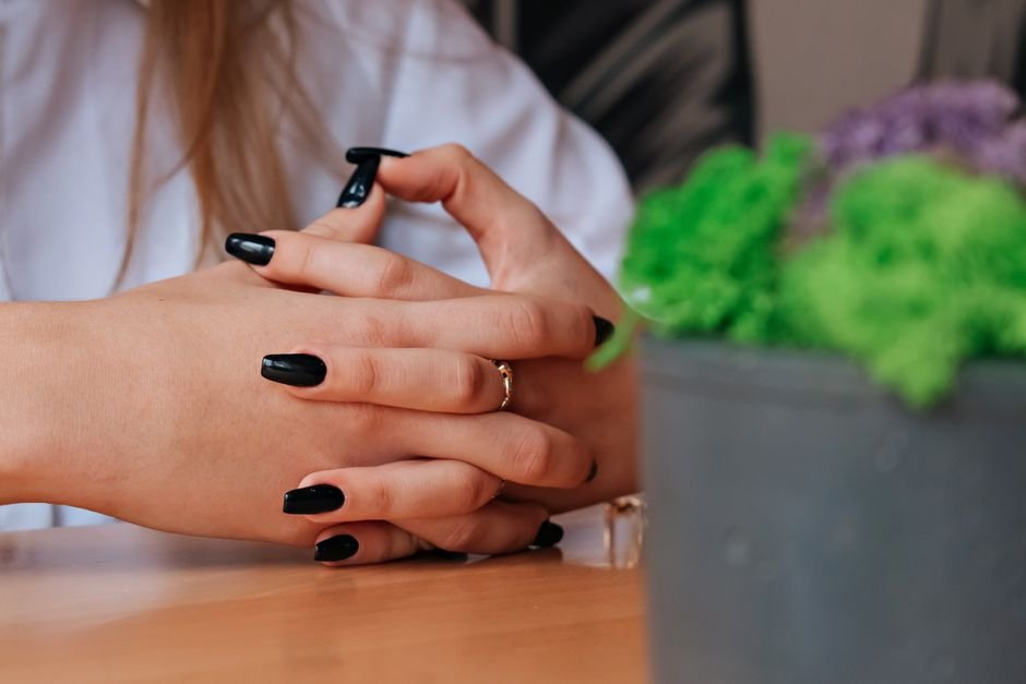 Neutral Fall Nail Colors