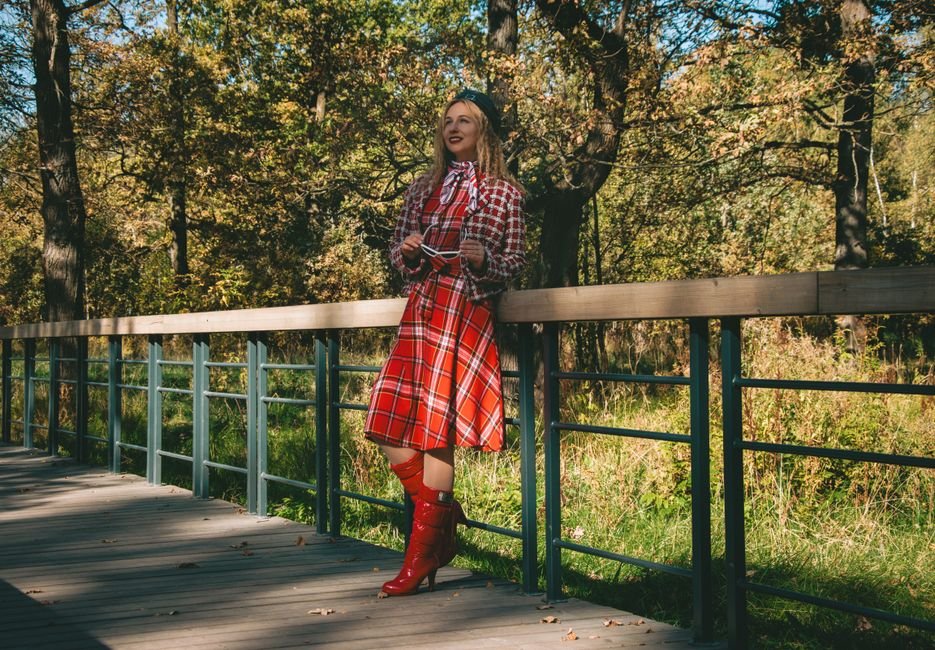Autumn Leaves Color Palette Outfit