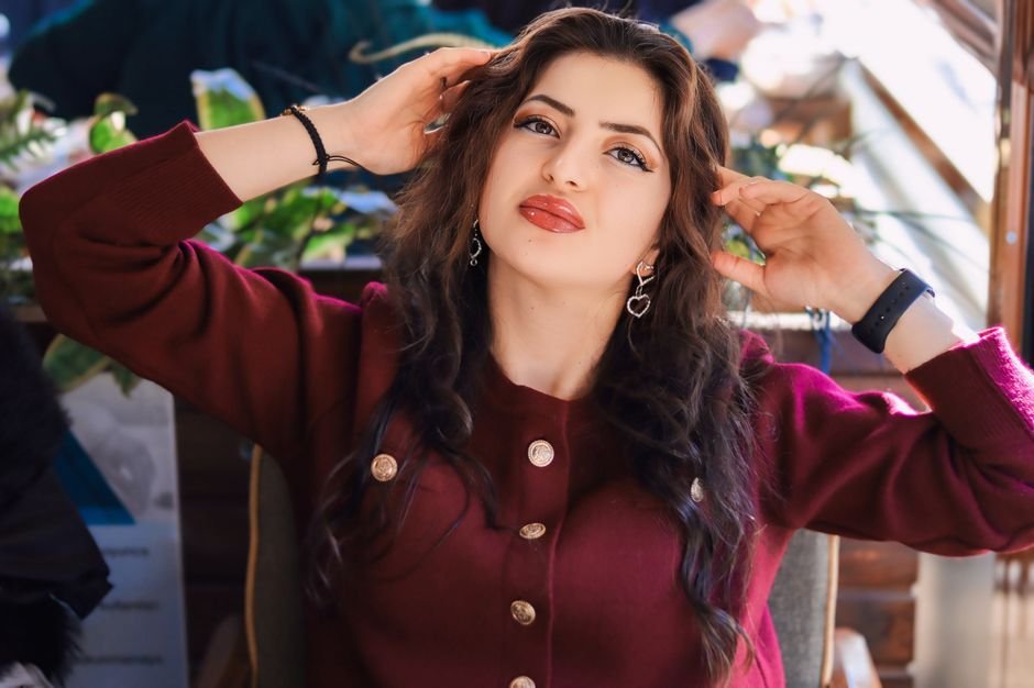 Monochrome Burgundy Outfit: The Ultimate 2025 Style Guide for Tonal Dressing Excellence 5 monochrome burgundy outfit
