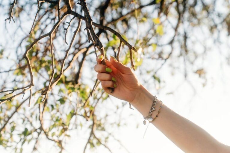 Sepia Fall Nails Ideas: The Ultimate Guide to Vintage-Inspired Autumn Manicures 2025