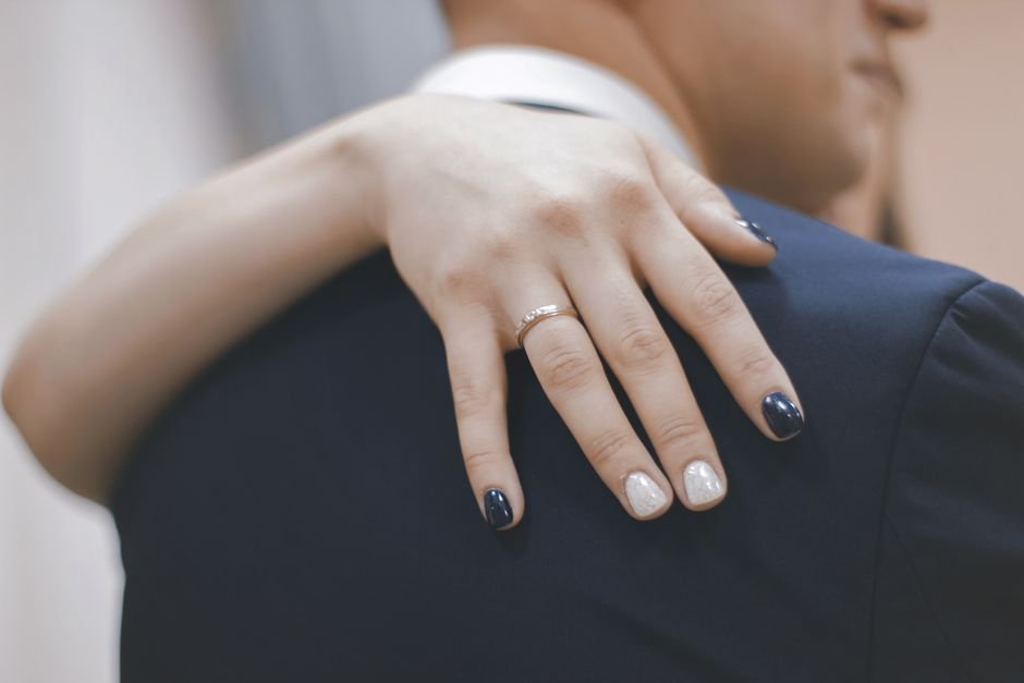 Wedding Guest Nails Fall: The Ultimate Guide to Perfect Autumn Wedding Manicures 2025 2 Wedding Guest Nails Fall