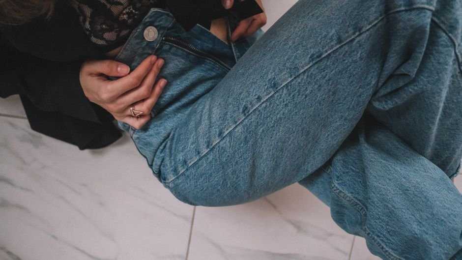black wide leg jeans outfit 2