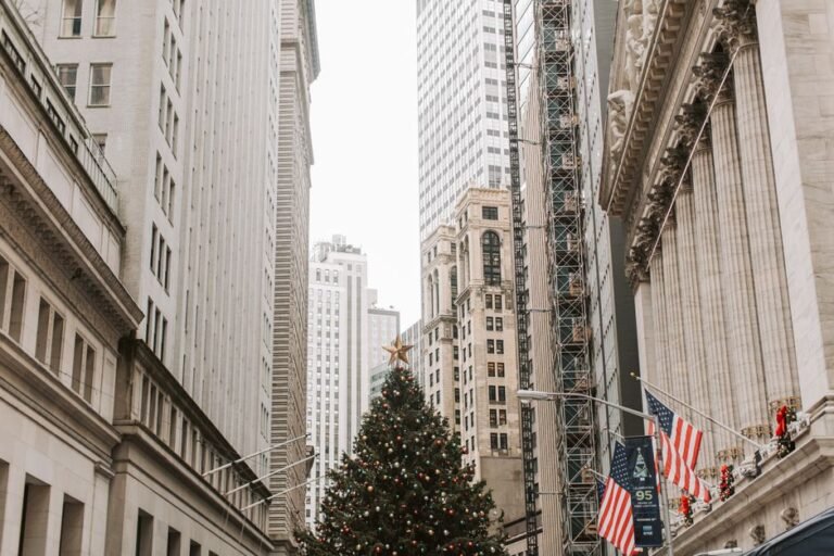 Christmas in New York City Aesthetic: The Ultimate Guide to Holiday Magic