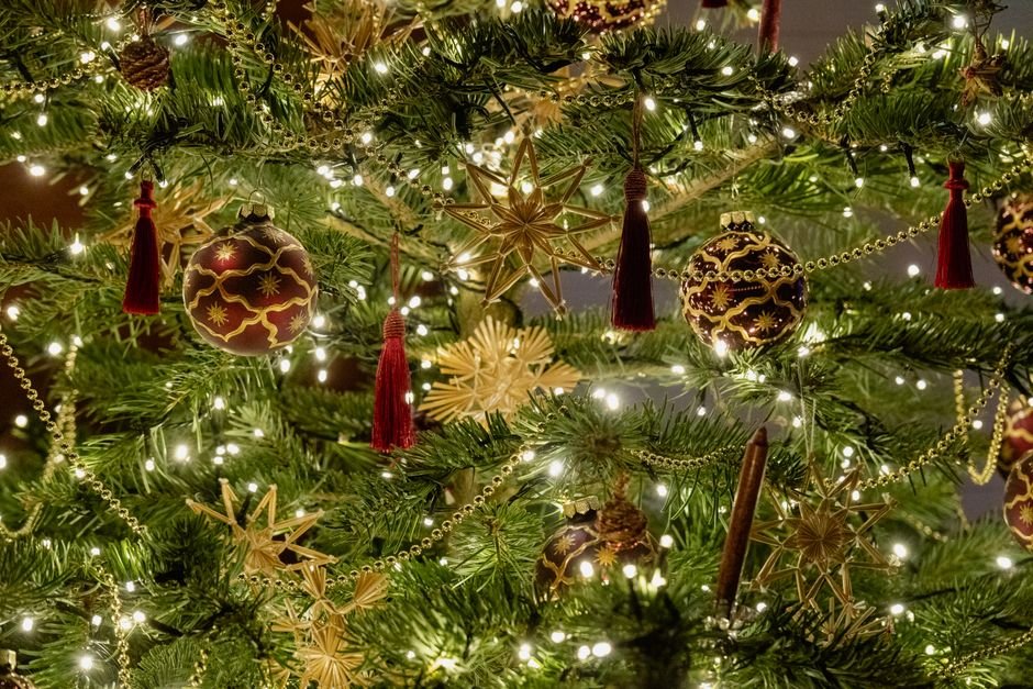 classic christmas aesthetic timeless holiday