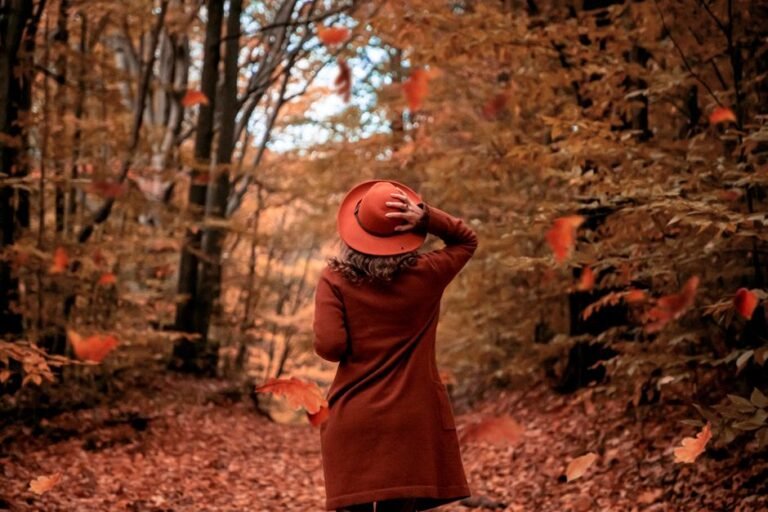 Fall Outfits: Complete Style Guide for Autumn 2025