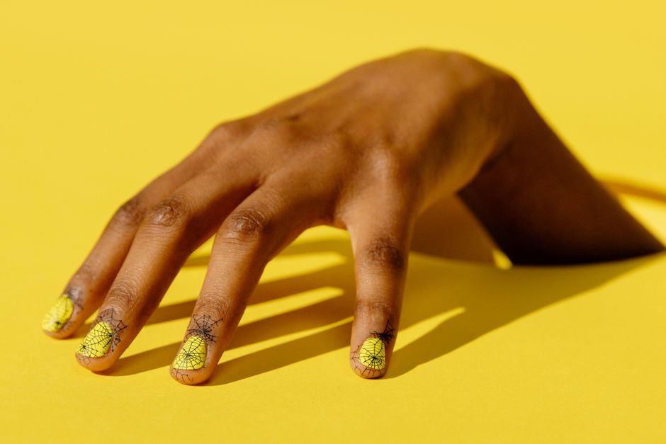 ghost nails ethereal manicure trend