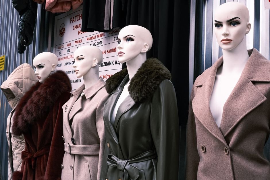 Cute Cold Weather Outfits: Your Complete Guide to Staying Warm and Stylish in 2025 4 Cute Cold Weather Outfits