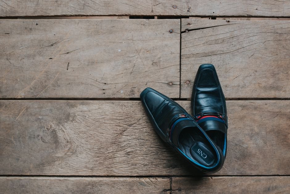 What Shoes to Wear with Wide Leg Pants