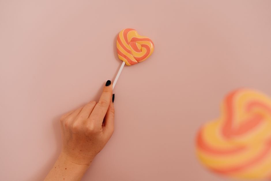 short nails valentines day romantic