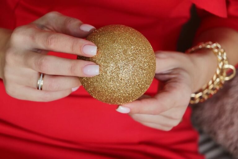 Winter Christmas Nails: The Ultimate 2025 Guide to Festive Manicures
