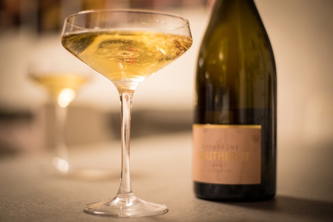 Champagne Root Melt Lightness That Grows Out