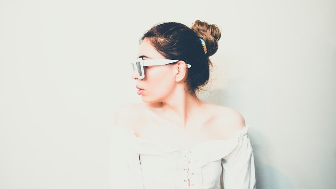 Chic hairstyles women over glasses