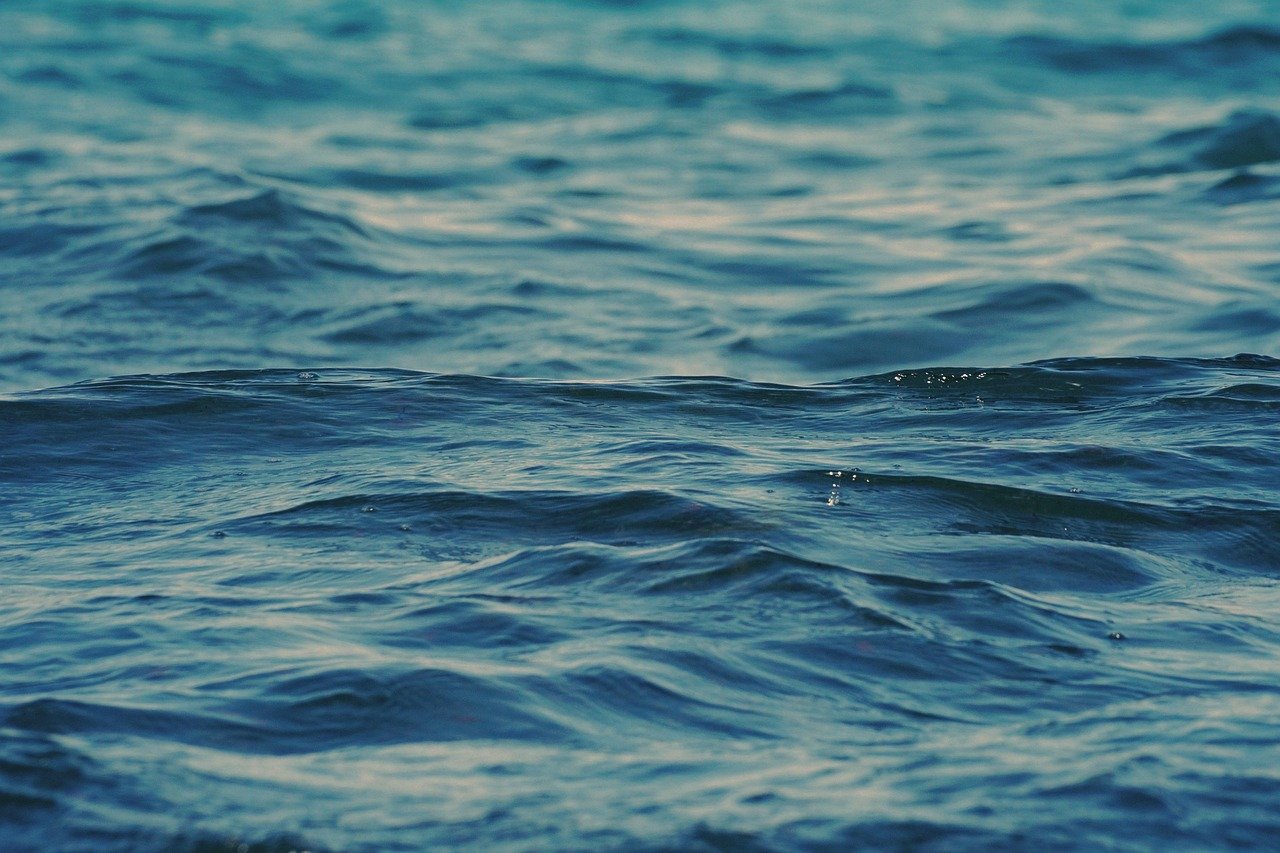 Half-braided waves