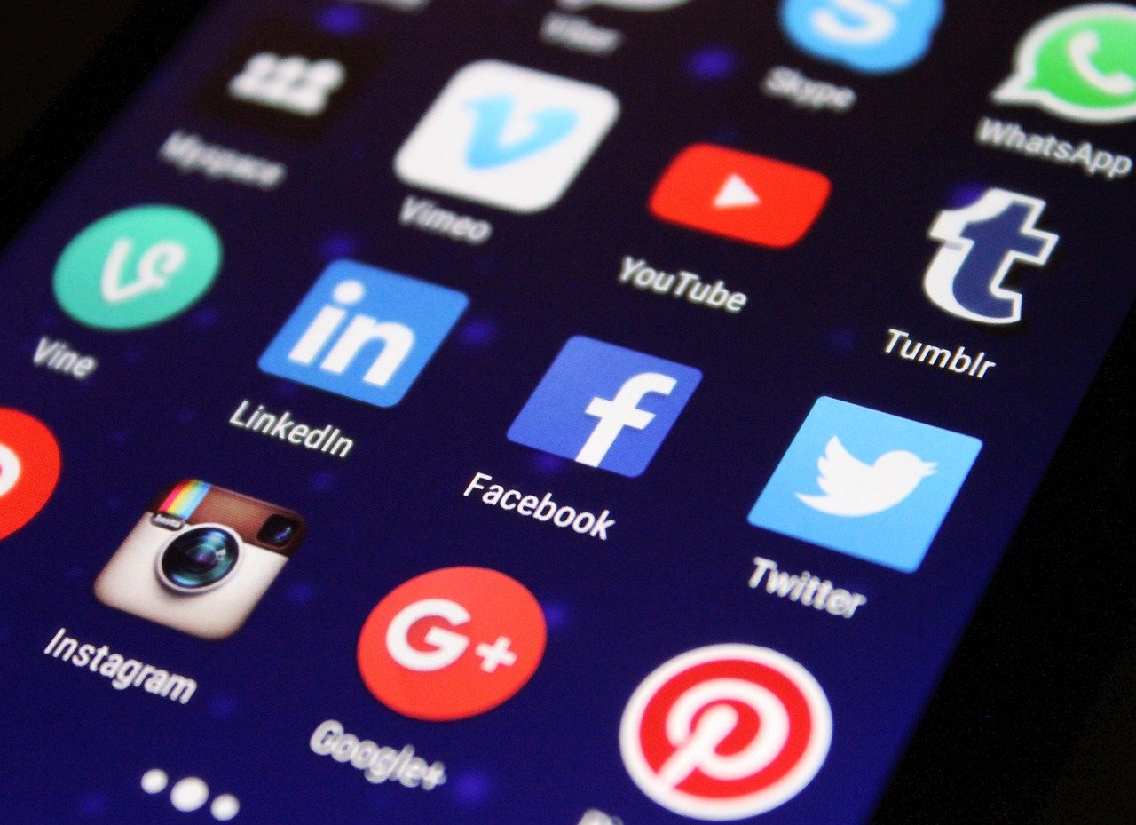Celebrity & Social Media Trends