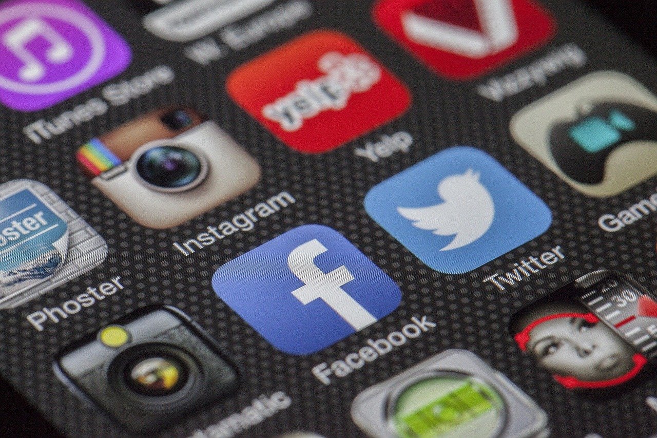 Celebrity & Social Media Trends