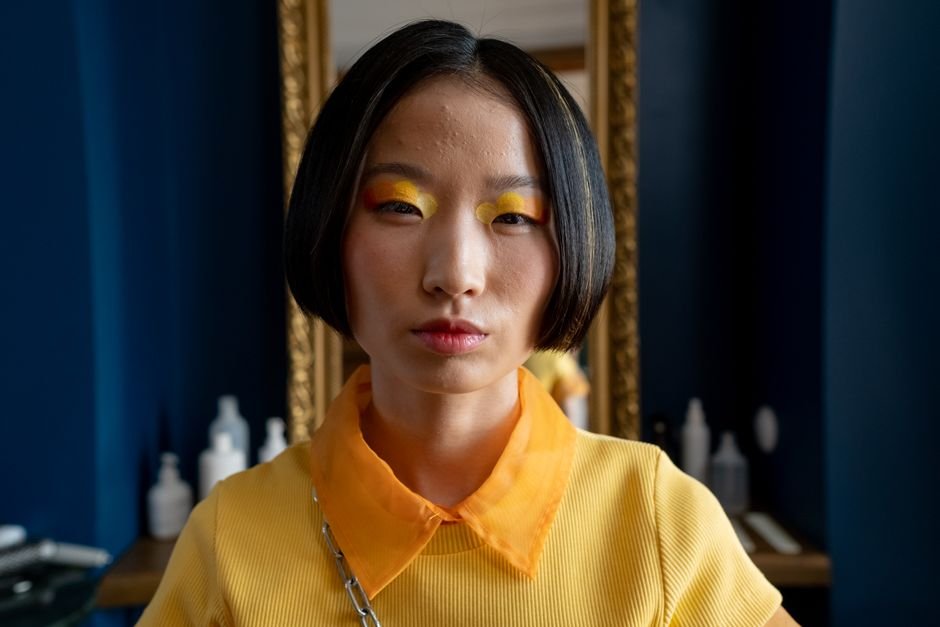 Jaw-Length Wavy Bob for Defined Features