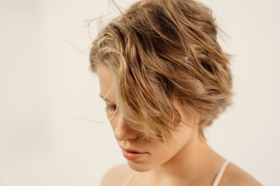 Layered Crop with Volume at the Crown