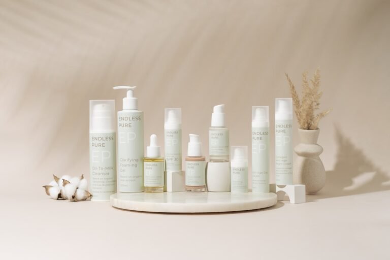 Aging skin skincare tips and advice for a quick and effective routine, including how to combat wrinkles and fine lines with the best products for aging skin.
