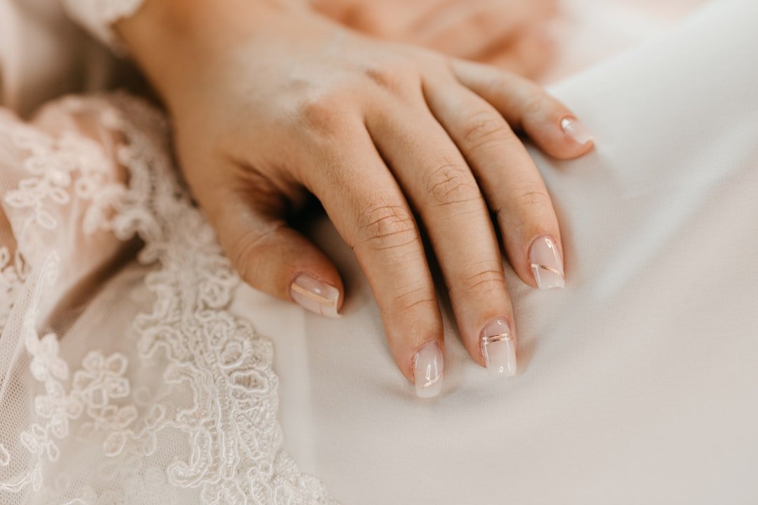 Causes of Gel Nail Lifting: Prevention and Solutions for Gel Nail Lifting Issues