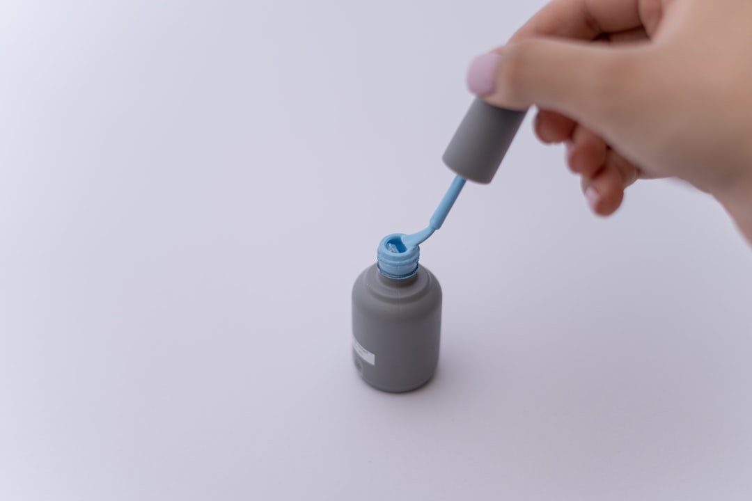 Lifting Gel Nails at Base: Causes and Solutions for Gel Nail Enthusiasts