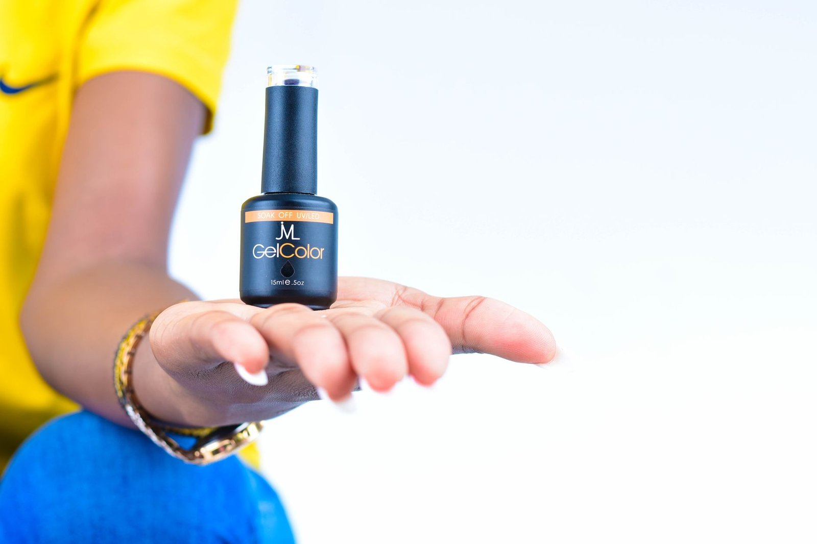 Choosing the Best Base Coat Gel for a Salon-Quality Manicure at Home