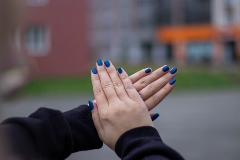 Gel nail lifting vs peeling: Which method is best for your nails?